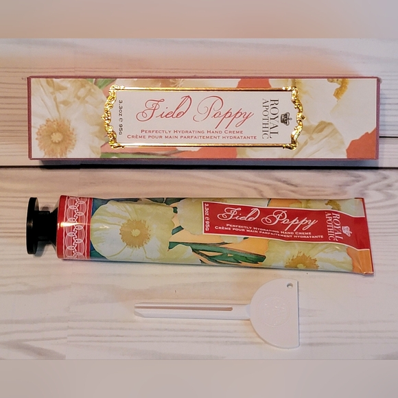 NWOT Royal Apothic Field Poppy hand creme 3.3 oz new and sealed - Picture 2 of 4